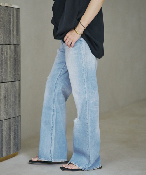 plage(プラージュ)の「Healthy denim / ヘルシーデニム 別注 FLARE CRUSHED デニムパンツ(デニムパンツ・レディース・ブルー・24/23/22/25)」の9枚目の写真