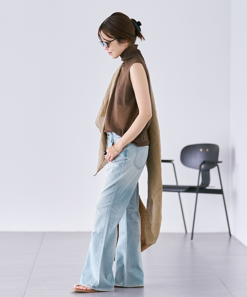 plage(プラージュ)の「Healthy denim / ヘルシーデニム 別注 FLARE CRUSHED デニムパンツ(デニムパンツ・レディース・ブルー・24/23/22/25)」の13枚目の写真