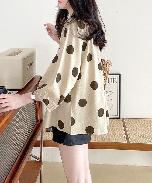 AMAJI(アマジ)の「ドット柄 リネン混 Aライン 5分袖ブラウス(シャツ/ブラウス・レディース・ベージュ・X-LARGE/LARGE/XX-LARGE)」の3枚目の写真