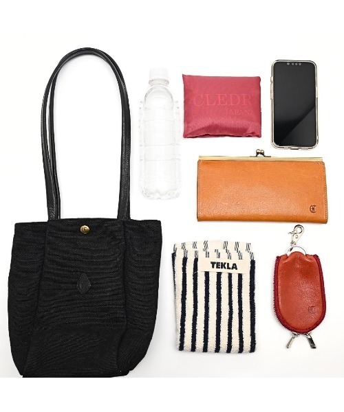 CLEDRAN(クレドラン)の「【すっきりコンパクトサイズ&充実の内ポケット】CL4012 HASA TWO SIDES TOTE S(トートバッグ・レディース・ベージュ/ブラウン/ブラック・FREE)」の10枚目の写真