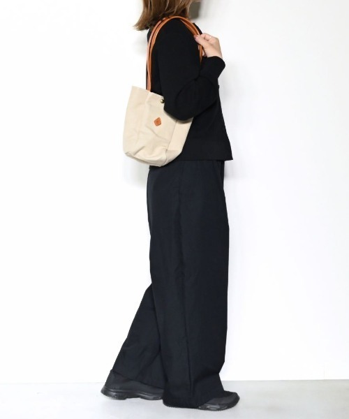 CLEDRAN(クレドラン)の「【すっきりコンパクトサイズ&充実の内ポケット】CL4012 HASA TWO SIDES TOTE S(トートバッグ・レディース・ベージュ/ブラウン/ブラック・FREE)」の11枚目の写真