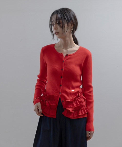 Eimee Law(エイミーロウ)の「ギャザーフリルヘムリブニットカーデ(カーディガン/ボレロ・レディース・レッド/グレー/ブラック・FREE)」の6枚目の写真