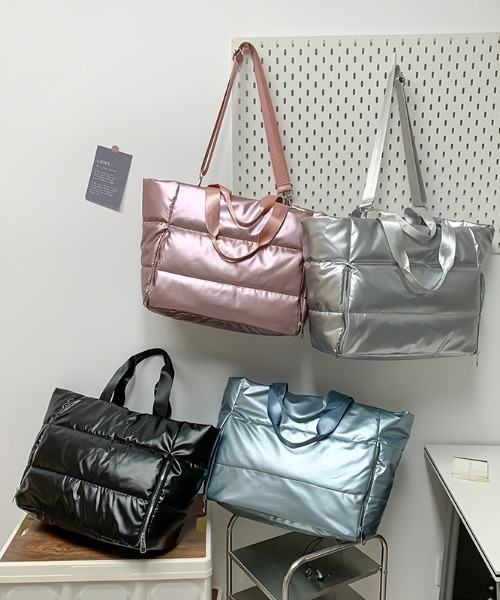 boemy(ボエミー)の「メタリックカラー 2WAYビッグ ショルダーバッグ(ショルダーバッグ・レディース・ブラック/ブルー/ピンク/シルバー・FREE)」の9枚目の写真