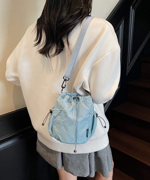 WESTSEA(ウエストシー)の「軽量ナイロン マルチポケット ドローストリング 巾着ショルダーバッグ(ショルダーバッグ・レディース・ライトブルー/ブラック/パープル・FREE)」の9枚目の写真