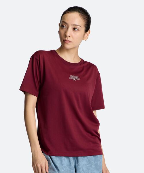 UNDER ARMOUR(アンダーアーマー)の「UAテック グラフィック ボックス ショートスリーブ Tシャツ(トレーニング/レディース)(Tシャツ/カットソー・レディース・レッド系・L/M/XL/S)」の2枚目の写真