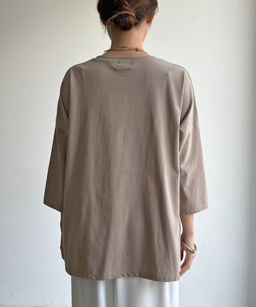 DouDou(ドゥドゥ)の「メッセージグリッターTEE(Tシャツ/カットソー・レディース・チャコールグレー/グレイッシュベージュ/オフホワイト・FREE)」の17枚目の写真