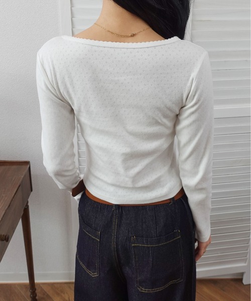 unnu(ユヌ)の「透かし柄 Vネックヘンリー カットソー(Tシャツ/カットソー・レディース・グレー/ホワイト/ブラック・F)」の10枚目の写真