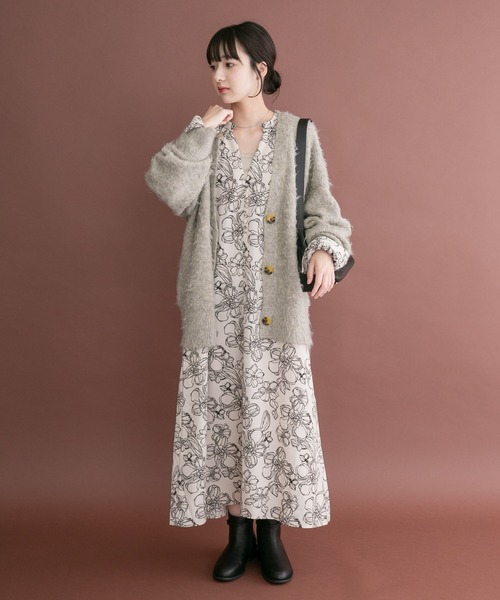 ITEMS URBANRESEARCH(アイテムズ アーバンリサーチ)の「アートフラワープリントワンピース(ワンピース・レディース・ブラック/モカ/オフホワイト・FREE)」の2枚目の写真