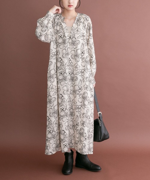 ITEMS URBANRESEARCH(アイテムズ アーバンリサーチ)の「アートフラワープリントワンピース(ワンピース・レディース・ブラック/モカ/オフホワイト・FREE)」の18枚目の写真