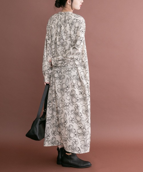 ITEMS URBANRESEARCH(アイテムズ アーバンリサーチ)の「アートフラワープリントワンピース(ワンピース・レディース・ブラック/モカ/オフホワイト・FREE)」の19枚目の写真
