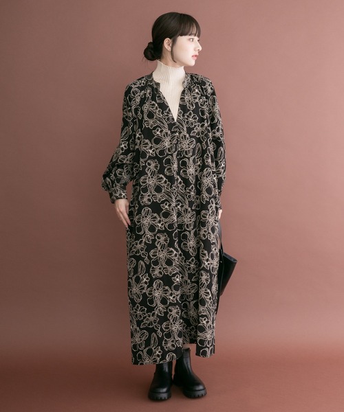 ITEMS URBANRESEARCH(アイテムズ アーバンリサーチ)の「アートフラワープリントワンピース(ワンピース・レディース・ブラック/モカ/オフホワイト・FREE)」の8枚目の写真