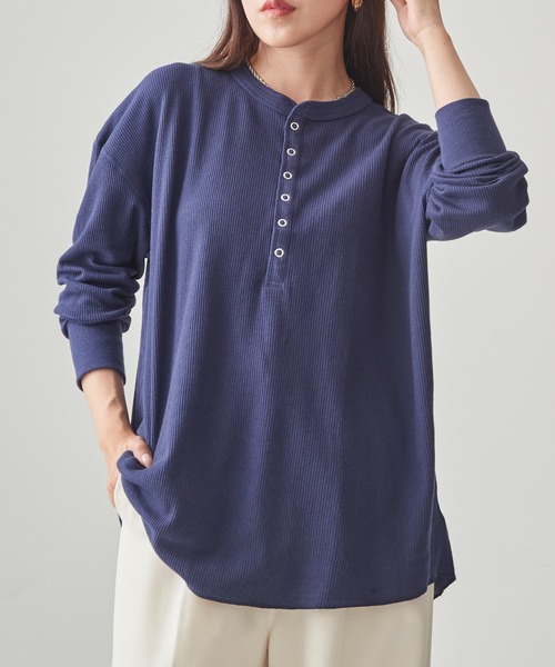 HANES(ヘインズ)の「【Hanes】Thermal for HER ヘンリーネックTシャツ HW4-E102(Tシャツ/カットソー・レディース・ネイビー/グレー/レッド/ホワイト・M)」の3枚目の写真