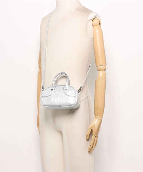 PUMA(プーマ)の「PUMA プーマ W 1976 LUSTRE MICRO GRIP BAG カジュアルバッグ 092862 01F.GRY/METAL(ボディバッグ/ウエストポーチ・レディース・グレー・FREE)」の5枚目の写真