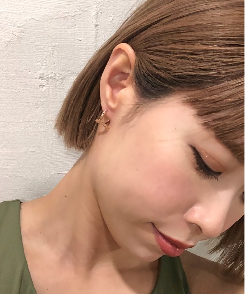 Stelino(ステリノ)の「ハワイアンジュエリー フープピアス ホエールテール くじら 金属アレルギー対応 (片耳用)(ピアス(片耳用)・レディース・シルバー/ゴールド/ピンクゴールド・#18)」の9枚目の写真