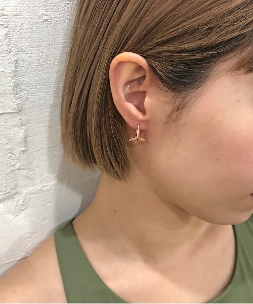 Stelino(ステリノ)の「ハワイアンジュエリー フープピアス ホエールテール くじら 金属アレルギー対応 (片耳用)(ピアス(片耳用)・レディース・シルバー/ゴールド/ピンクゴールド・#18)」の10枚目の写真
