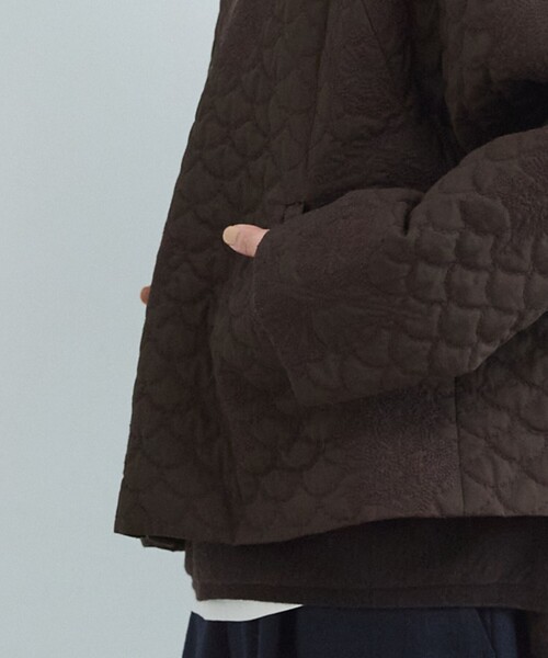 LOISIR(ロワズィール)の「コットンリネンキルティング風刺繍ノーカラージャケット(ノーカラージャケット・レディース・ブラウン・FREE)」の12枚目の写真