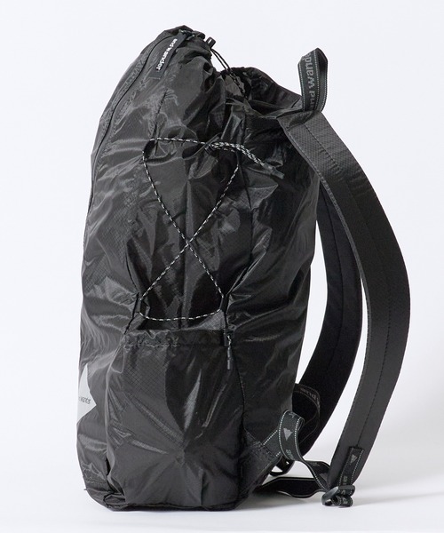 and wander(アンドワンダー)の「and wander/アンドワンダー sil daypack コーデュラナイロン デイパック ブランドロゴ パッカブル シルデイパック 雨の日 撥水性 2026年秋冬 秋服(バックパック/リュック・メンズ・ブラック・FREE)」の18枚目の写真