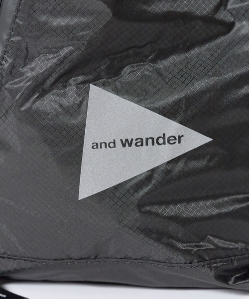 and wander(アンドワンダー)の「and wander/アンドワンダー sil daypack コーデュラナイロン デイパック ブランドロゴ パッカブル シルデイパック 雨の日 撥水性 2026年秋冬 秋服(バックパック/リュック・メンズ・ブラック・FREE)」の11枚目の写真