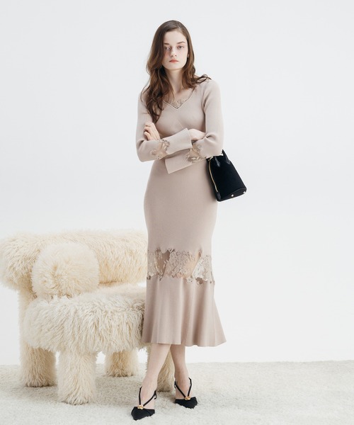 EIMY ISTOIRE(エイミーイストワール)の「LACE TRIM KNIT DRESS(ワンピース・レディース・ピンクベージュ/ブラック・FREE)」の3枚目の写真