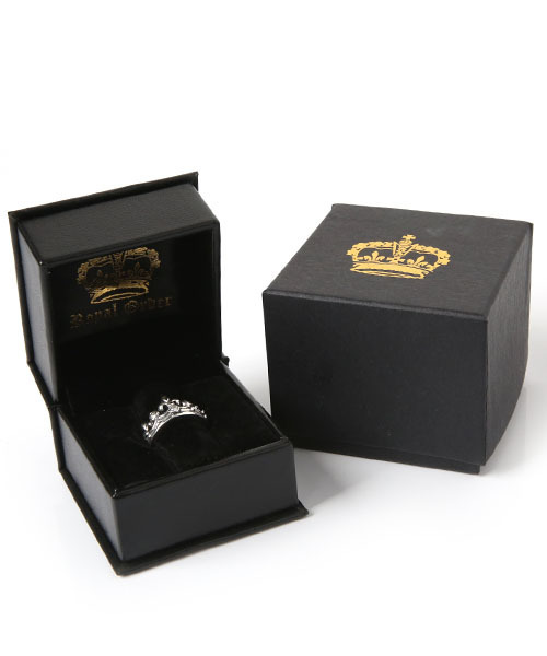 ROYAL ORDER(ロイヤルオーダー)の「TIARA RING w/ DIAMONDS(リング・メンズ・シルバー・9号 US-4h/10号 US-5/13号 US-6h/16号 US-8/15号 US-7h/17号 US-8h/12号 US-6)」の7枚目の写真