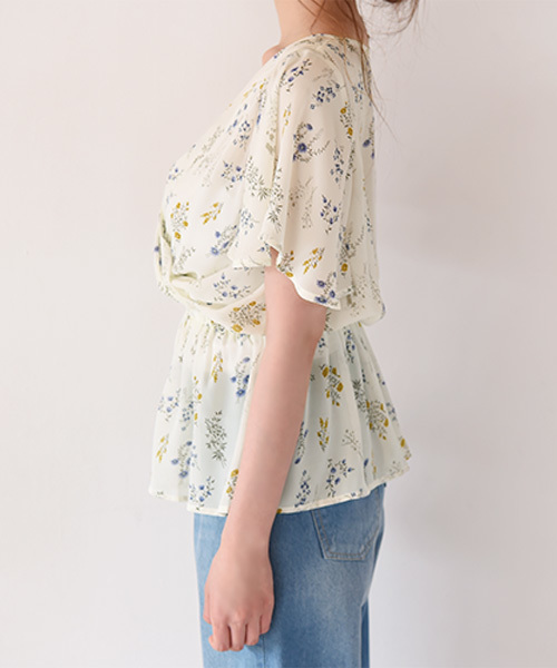 Luz Llena(ラズレナ)の「花柄カシュクールシフォントップス(シャツ/ブラウス・レディース・ブラック/オフホワイト・MEDIUM)」の6枚目の写真