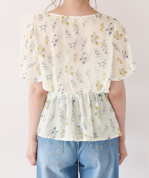Luz Llena(ラズレナ)の「花柄カシュクールシフォントップス(シャツ/ブラウス・レディース・ブラック/オフホワイト・MEDIUM)」の7枚目の写真