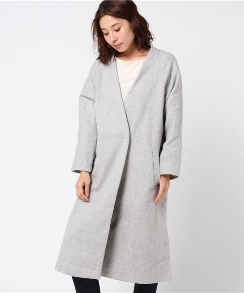 earth music&ecology（アースミュージックアンドエコロジー）の「・サイドスリットロングコート（ノーカラージャケット・レディース・ネイビー/グレー/サックスブルー/キャメル・FREE）」の2枚目の写真
