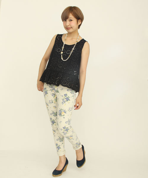 Another Edition(アナザーエディション)の「AE FLW PRT パギンス(その他パンツ・レディース・オフホワイト/ダークグレー/ライトピンク・SMALL/MEDIUM)」の1枚目の写真