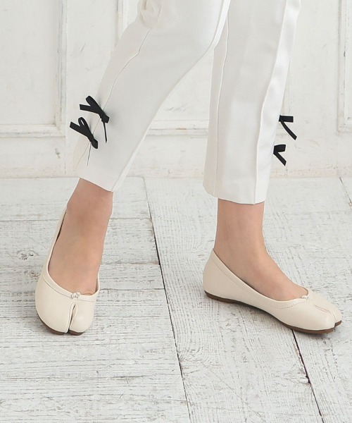 DONOBAN（ドノバン）の「【ブラック系その他/ZOZO限定カラー】フラット足袋パンプス（パンプス・レディース・ホワイト/ブラック/シルバー/ベージュ/ブラウン/レッド/グレイッシュベージュ/グリーン系その他/グリーン/ネイビー/ブラック系その他/アイボリー/ピンク/レッド系その他/シルバー系その他/ブラック系その他2・22.5cm/23.0cm/23.5cm/24.0cm/24.5cm/25.0cm）」の19枚目の写真