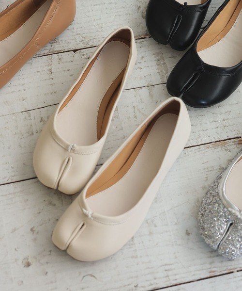 DONOBAN（ドノバン）の「【ブラック系その他/ZOZO限定カラー】フラット足袋パンプス（パンプス・レディース・ホワイト/ブラック/シルバー/ベージュ/ブラウン/レッド/グレイッシュベージュ/グリーン系その他/グリーン/ネイビー/ブラック系その他/アイボリー/ピンク/レッド系その他/シルバー系その他/ブラック系その他2・22.5cm/23.0cm/23.5cm/24.0cm/24.5cm/25.0cm）」の20枚目の写真