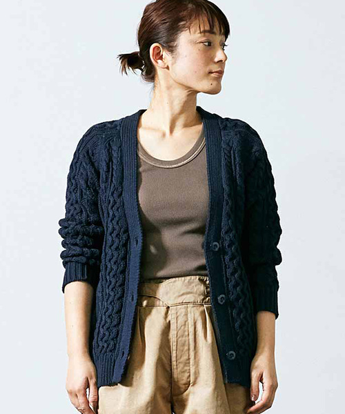 MEDE19F(メデジュウキュウ)の「MEDE19F コットンニットカーディガン(カーディガン/ボレロ・レディース・ネイビー/ベージュ・LARGE/X-LARGE/MEDIUM)」の1枚目の写真