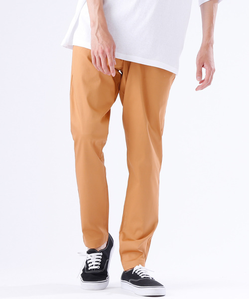 MONO-MART（モノマート）の「ハイパワーサテンストレッチ テーパードトラウザーズ(MONO-MART)（スラックス・メンズ・ブラック/ベージュ/ネイビー/グレー/ライトベージュ・M/L）」の4枚目の写真