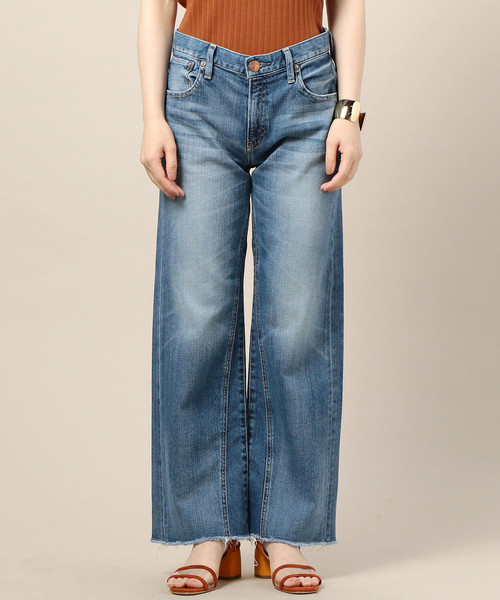 RED CARD TOKYO（レッドカード）の「＜RED CARD＞Liberty Custom Flare デニムパンツ（デニムパンツ・レディース・ネイビー・22/23）」の4枚目の写真