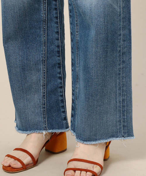 RED CARD TOKYO（レッドカード）の「＜RED CARD＞Liberty Custom Flare デニムパンツ（デニムパンツ・レディース・ネイビー・22/23）」の9枚目の写真