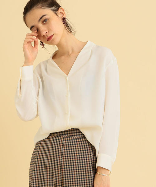 BEAUTY&YOUTH UNITED ARROWS（ビューティーアンドユースユナイテッドアローズ）の「BY パウダータッチサテンスキッパーボタンシャツ о（シャツ/ブラウス・レディース・ブラウン/ベージュ/オフホワイト/オレンジ系その他/その他1・FREE）」の2枚目の写真