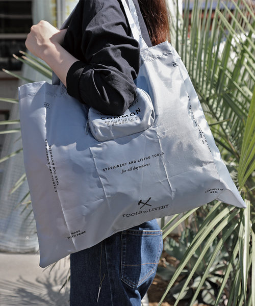 HIGHTIDE（ハイタイド）の「TOOLS to LIVEBY ツールズ トゥ リブバイ エコバッグ マルシェバッグ トートバッグ 折りたたみ（エコバッグ/サブバッグ・レディース・グリーン/グレー/ネイビー・FREE）」の2枚目の写真