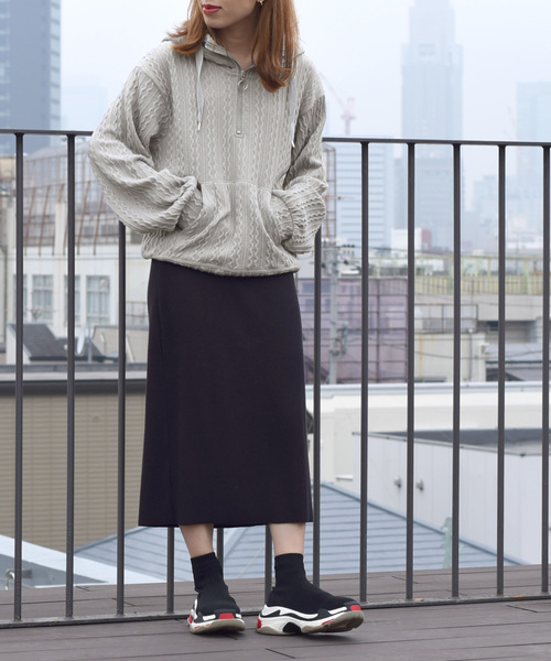 w closet（ダブルクローゼット）の「ケーブル柄ニットソーフーディ（パーカー・レディース・ベージュ/オフホワイト/スモークグレー・FREE）」の15枚目の写真