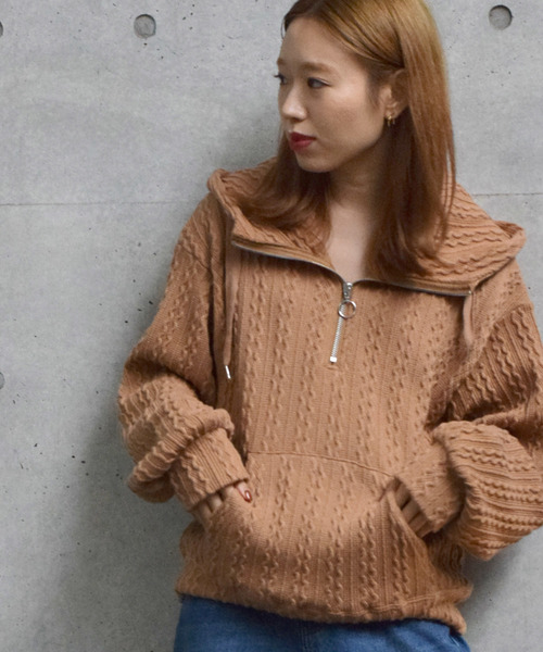 w closet（ダブルクローゼット）の「ケーブル柄ニットソーフーディ（パーカー・レディース・ベージュ/オフホワイト/スモークグレー・FREE）」の21枚目の写真