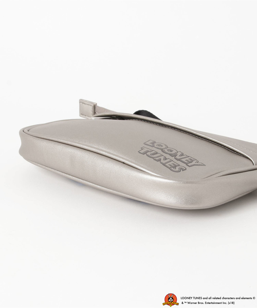 Cheek（チーク）の「Looney Tunes Tweetyサコッシュ（ショルダーバッグ・レディース・ブラック/シルバー/マスタード・MEDIUM）」の8枚目の写真