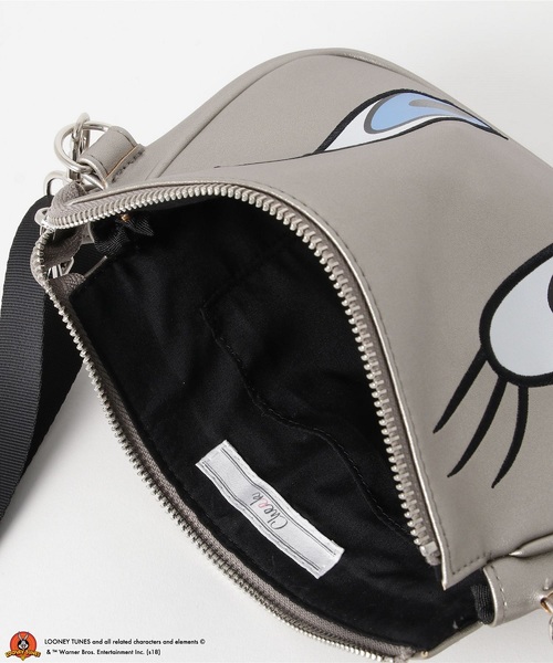 Cheek（チーク）の「Looney Tunes Tweetyサコッシュ（ショルダーバッグ・レディース・ブラック/シルバー/マスタード・MEDIUM）」の7枚目の写真