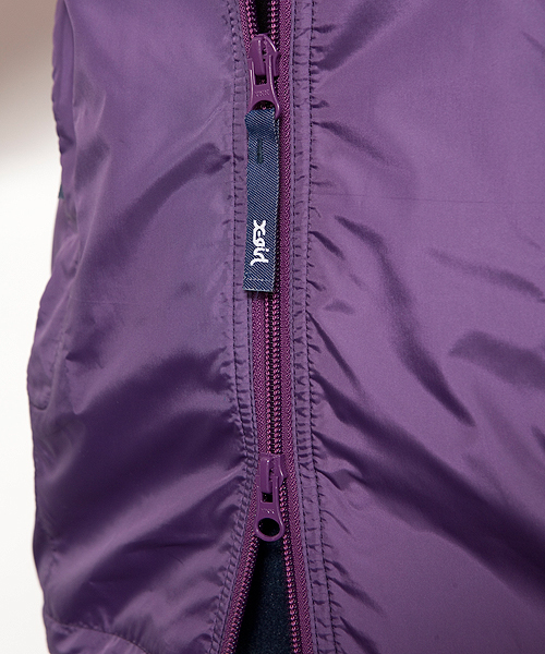 X-girl（エックスガール）の「LIGHT WEIGHT JUMPER（ナイロンジャケット・レディース・ブラック/レッド/ブルー・2/1）」の4枚目の写真