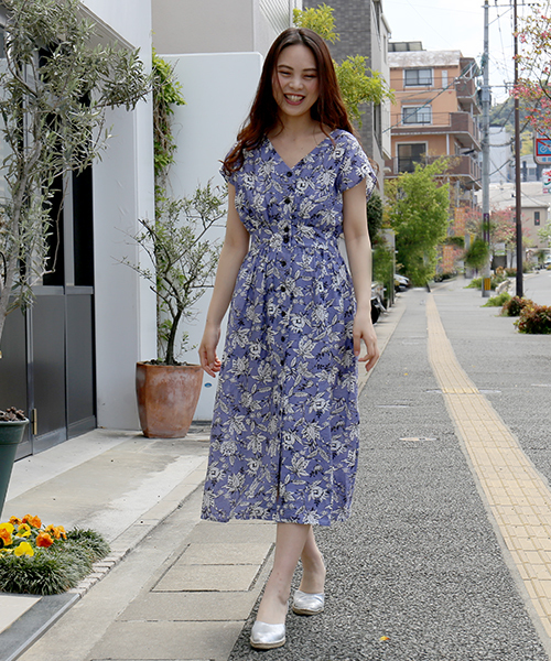 n'ee-ne（ネーネ）の「フラワープリントエンパイヤーワンピース（ワンピース・レディース・グリーン/ネイビー/パープル・FREE）」の17枚目の写真