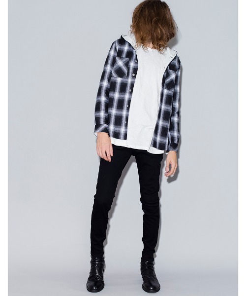 NO ID.（ノーアイディ）の「ms4160-レイヤードフーデッドチェックルーズＳＨ シャツ（シャツ/ブラウス・メンズ・ホワイト/レッド/ブルー・1/2）」の8枚目の写真