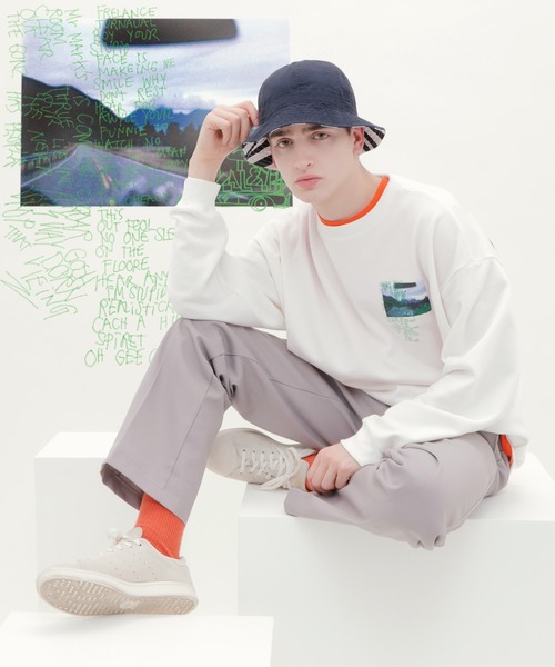 Mark Gonzales(マーク・ゴンザレス)の「Mark Gonzales/マークゴンザレス EMMA CLOTHES別注 背面プリント ビッグシルエット プルオーバースウェット(スウェット・メンズ・ホワイト系その他/ブラック系その他/ベージュ系その他/ブルー系その他/ホワイト系その他2/ブラック系その他2/ベージュ系その他2/ブルー系その他2・FREE)」の2枚目の写真