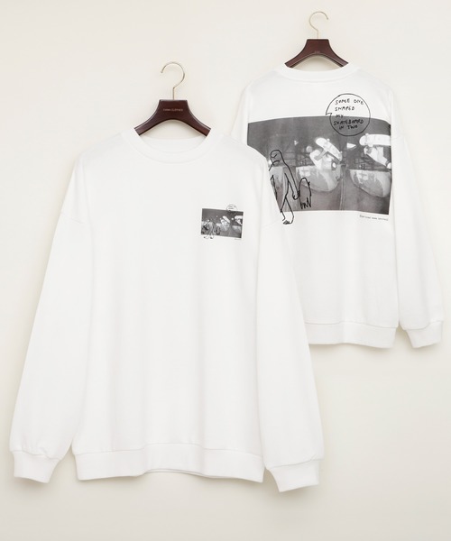 Mark Gonzales(マーク・ゴンザレス)の「Mark Gonzales/マークゴンザレス EMMA CLOTHES別注 背面プリント ビッグシルエット プルオーバースウェット(スウェット・メンズ・ホワイト系その他/ブラック系その他/ベージュ系その他/ブルー系その他/ホワイト系その他2/ブラック系その他2/ベージュ系その他2/ブルー系その他2・FREE)」の3枚目の写真