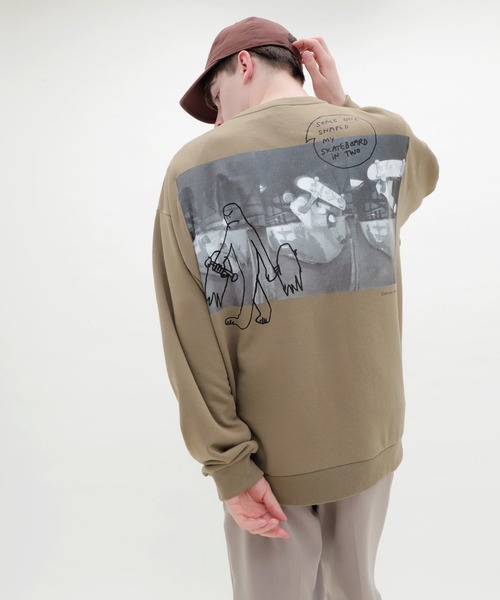 Mark Gonzales(マーク・ゴンザレス)の「Mark Gonzales/マークゴンザレス EMMA CLOTHES別注 背面プリント ビッグシルエット プルオーバースウェット(スウェット・メンズ・ホワイト系その他/ブラック系その他/ベージュ系その他/ブルー系その他/ホワイト系その他2/ブラック系その他2/ベージュ系その他2/ブルー系その他2・FREE)」の6枚目の写真