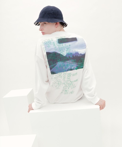 Mark Gonzales(マーク・ゴンザレス)の「Mark Gonzales/マークゴンザレス EMMA CLOTHES別注 背面プリント ビッグシルエット プルオーバースウェット(スウェット・メンズ・ホワイト系その他/ブラック系その他/ベージュ系その他/ブルー系その他/ホワイト系その他2/ブラック系その他2/ベージュ系その他2/ブルー系その他2・FREE)」の16枚目の写真