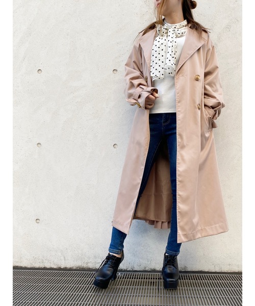one way（ワンウェイ）の「バックプリーツトレンチ（トレンチコート・レディース・ホワイト/ベージュ/ライトピンク・M）」の3枚目の写真