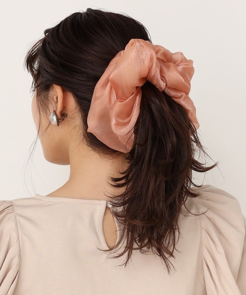 one after another NICE CLAUP（ワンアフターアナザーナイスクラップ）の「ボリュームシュシュ（その他小物・レディース・クリア/ピンク/グレー/オレンジ/ピンク系その他/ホワイト/モカ/シルバー・FREE）」の6枚目の写真