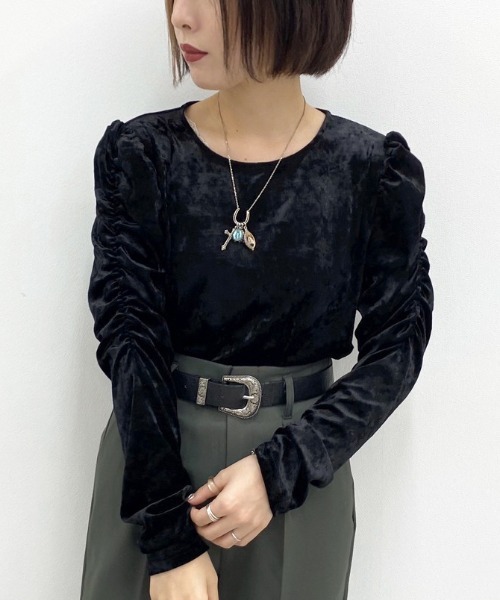 apres jour mignon(アプレジュールミニョン)の「ベロア袖コンシャストップス【ZOZOTOWN限定アイテム】(Tシャツ/カットソー・レディース・ブラック/ダークブラウン/パープル・X-LARGE/フリー)」の4枚目の写真